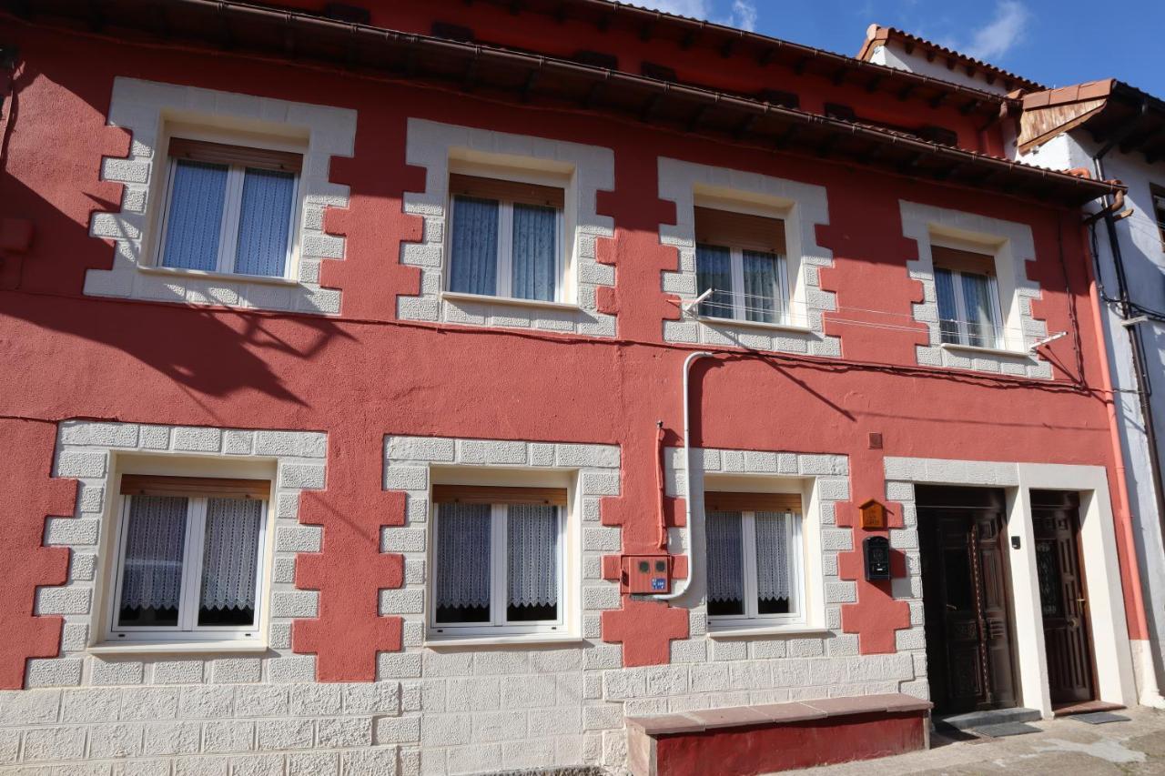 Casa Rural Cares Santa Maria de Valdeon ภายนอก รูปภาพ